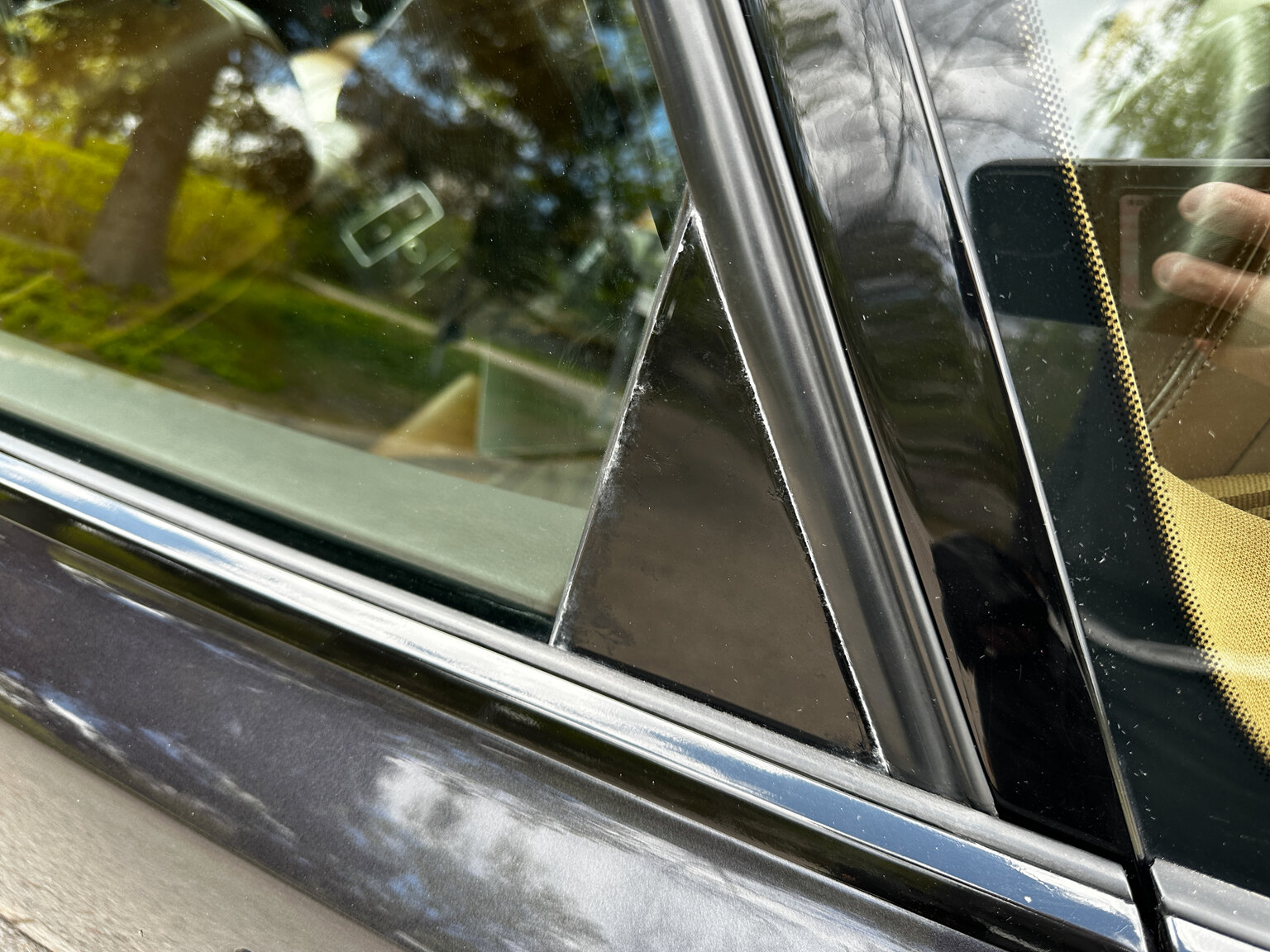 Exterior image of 2009 Audi S8 5.2 V10 FSI Quattro