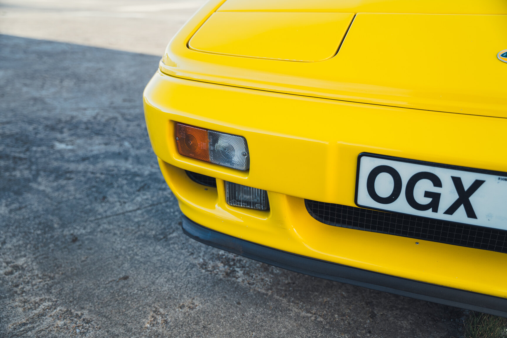 Exterior image of 1989 Lotus Esprit Turbo SE