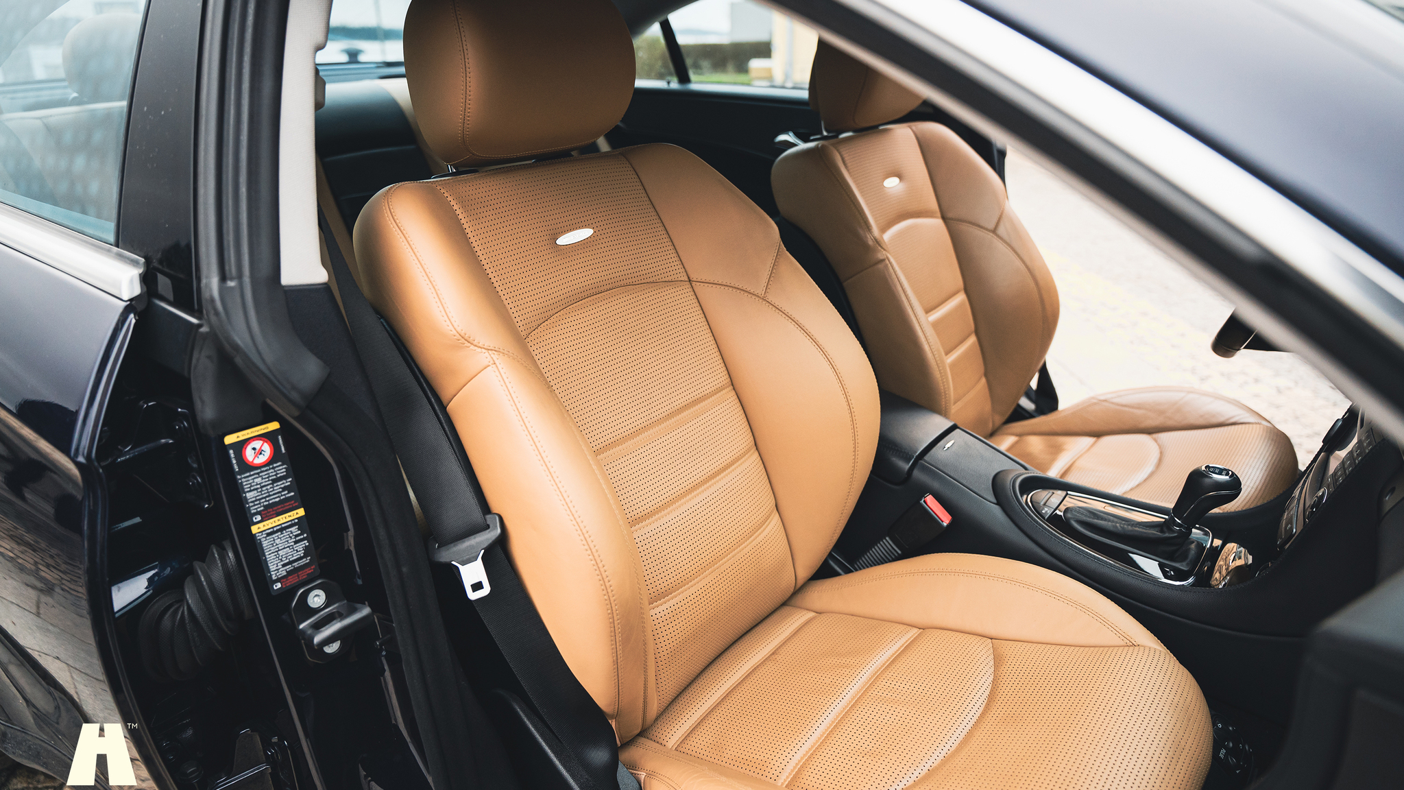 Innenraumfoto von 2008 Mercedes-Benz CLS 63 AMG (6)