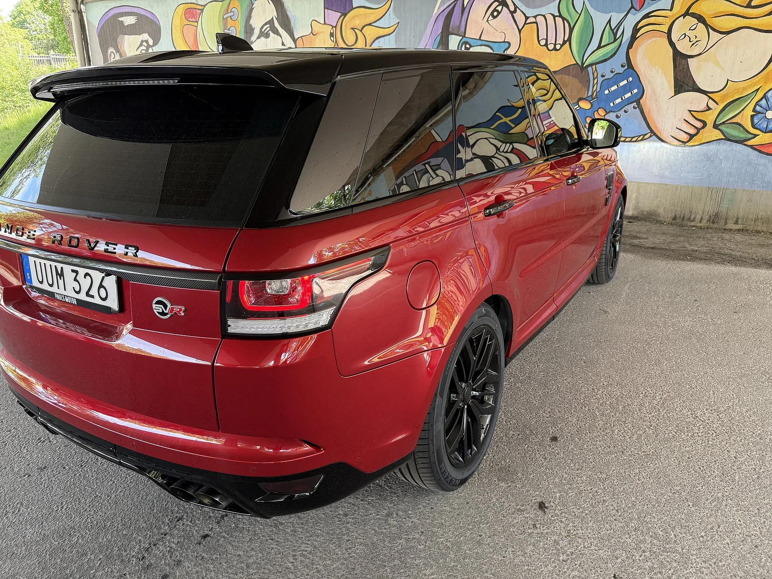Exteriörbild på 2017 Range Rover Sport SVR (38)