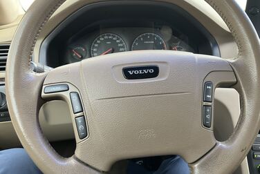 Interior image of 1999 Volvo S80