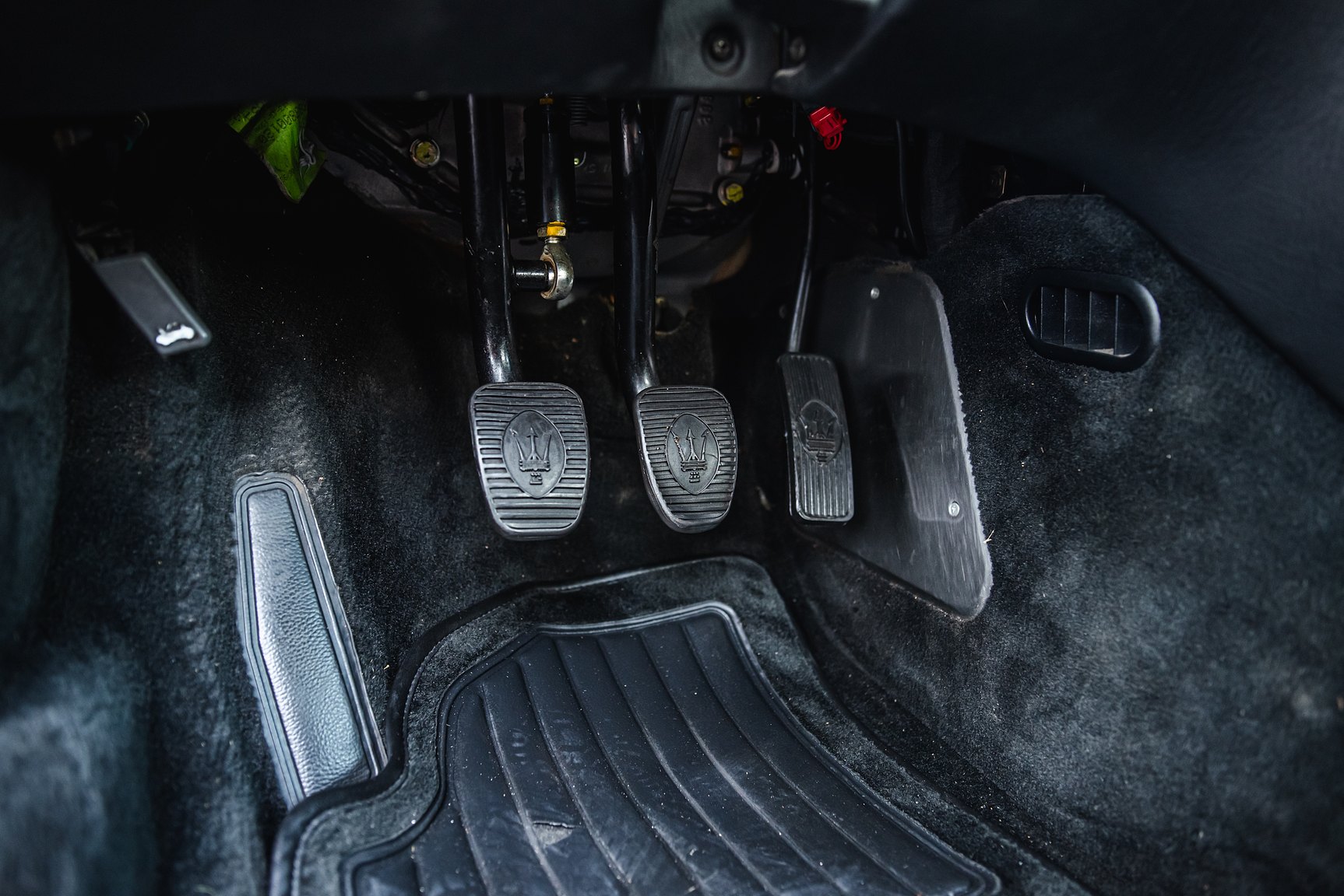 Interior image of 2000 Maserati 3200 GT