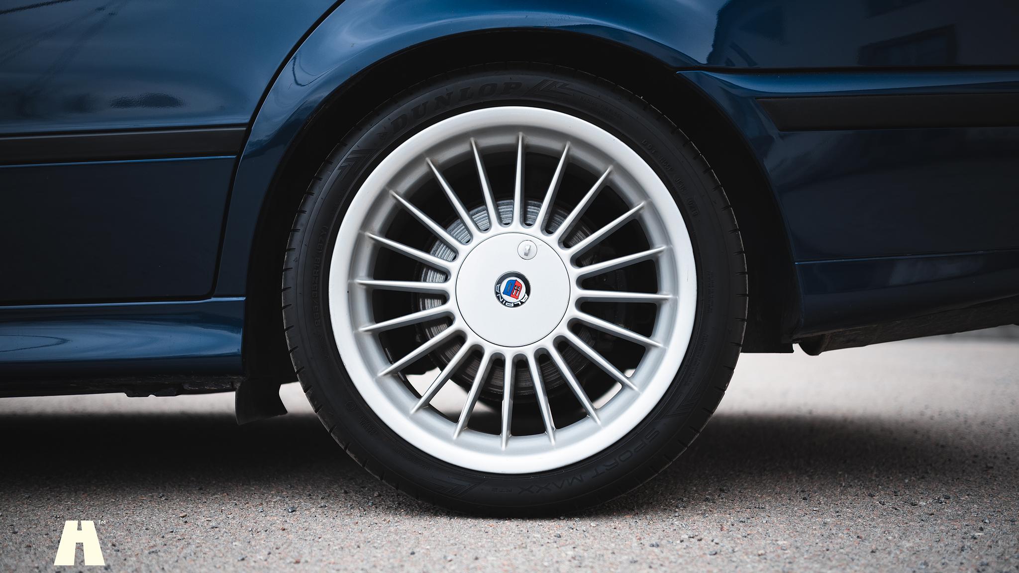 Exteriörbild på 1998 Alpina B10 V8