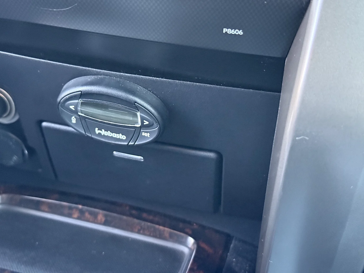 Innenraumfoto von 2008 Toyota Land Cruiser 200 Series 4.5 V8 (52)