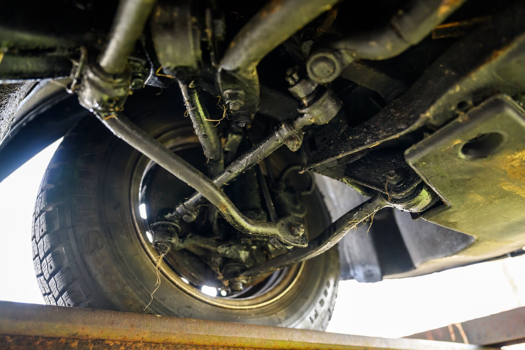 Image of 1986 BMW 520i mechanics