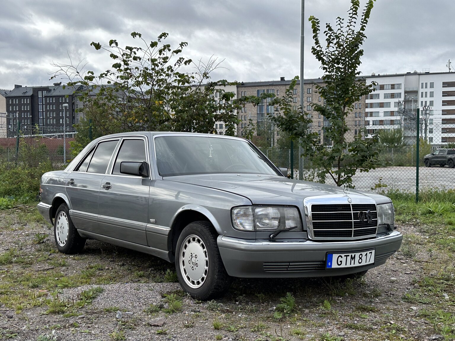 Exterior image of 1987 Mercedes 300 SE
