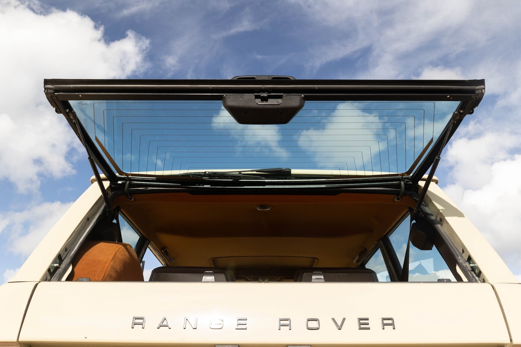 Innenraumfoto von 1991 Range Rover Restomod
