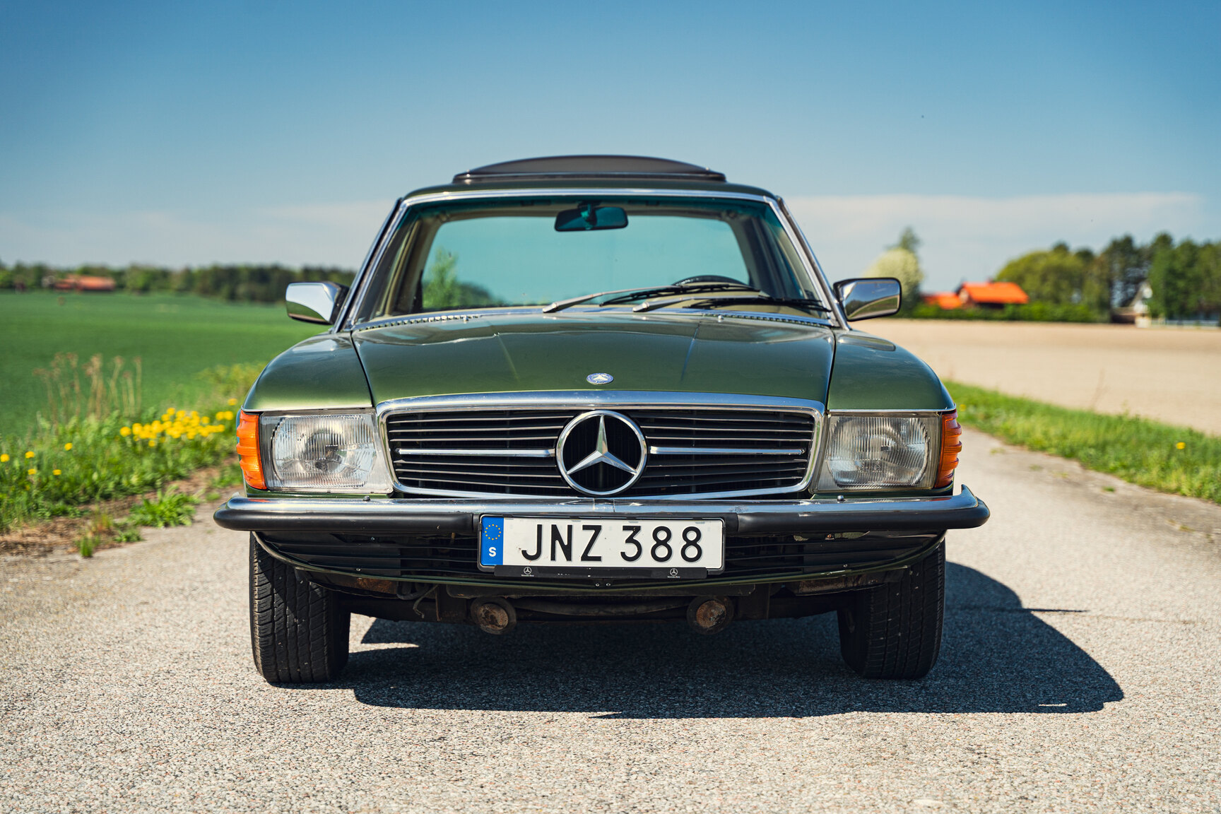 Exteriörbild på 1976 Mercedes-Benz 450 SLC (4)