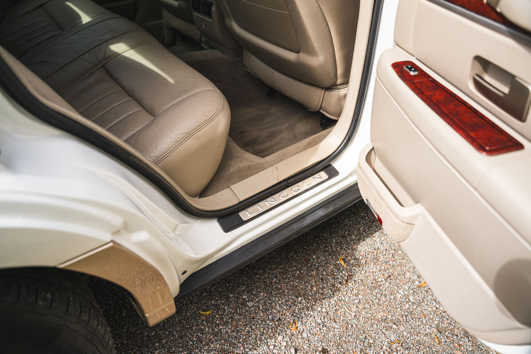 Innenraumfoto von 2003 Lincoln Town Car