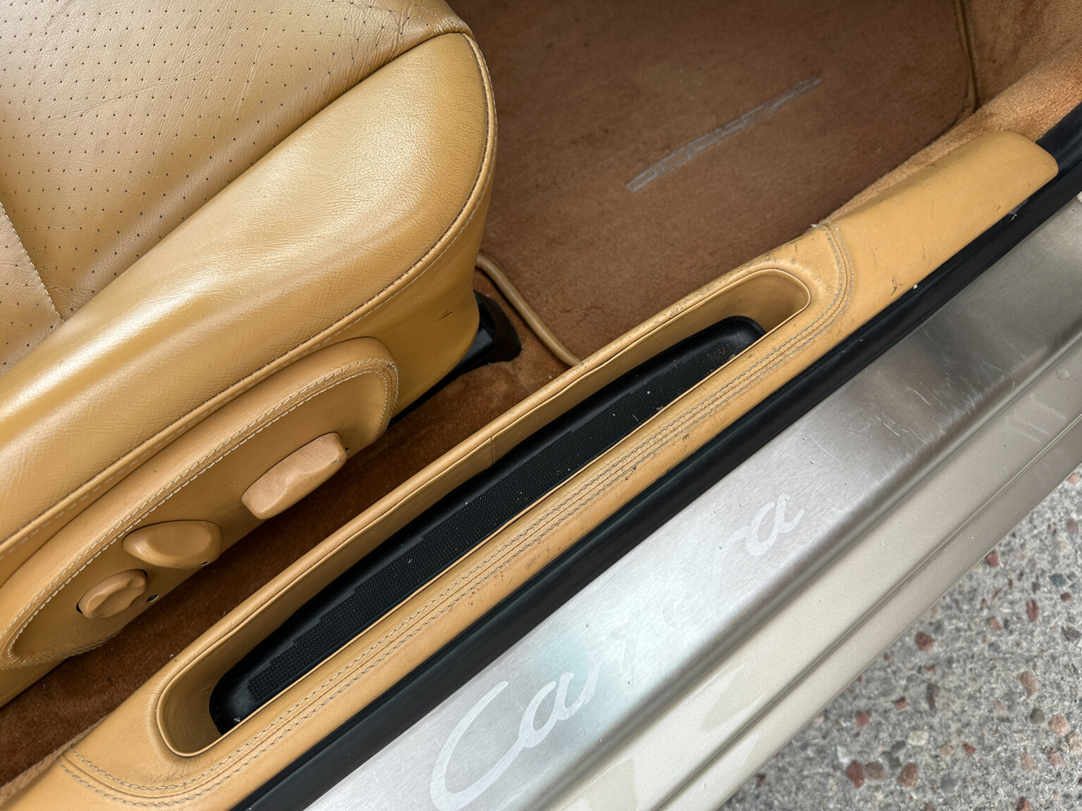 Interior image of 2004 Porsche 911 Carrera 4