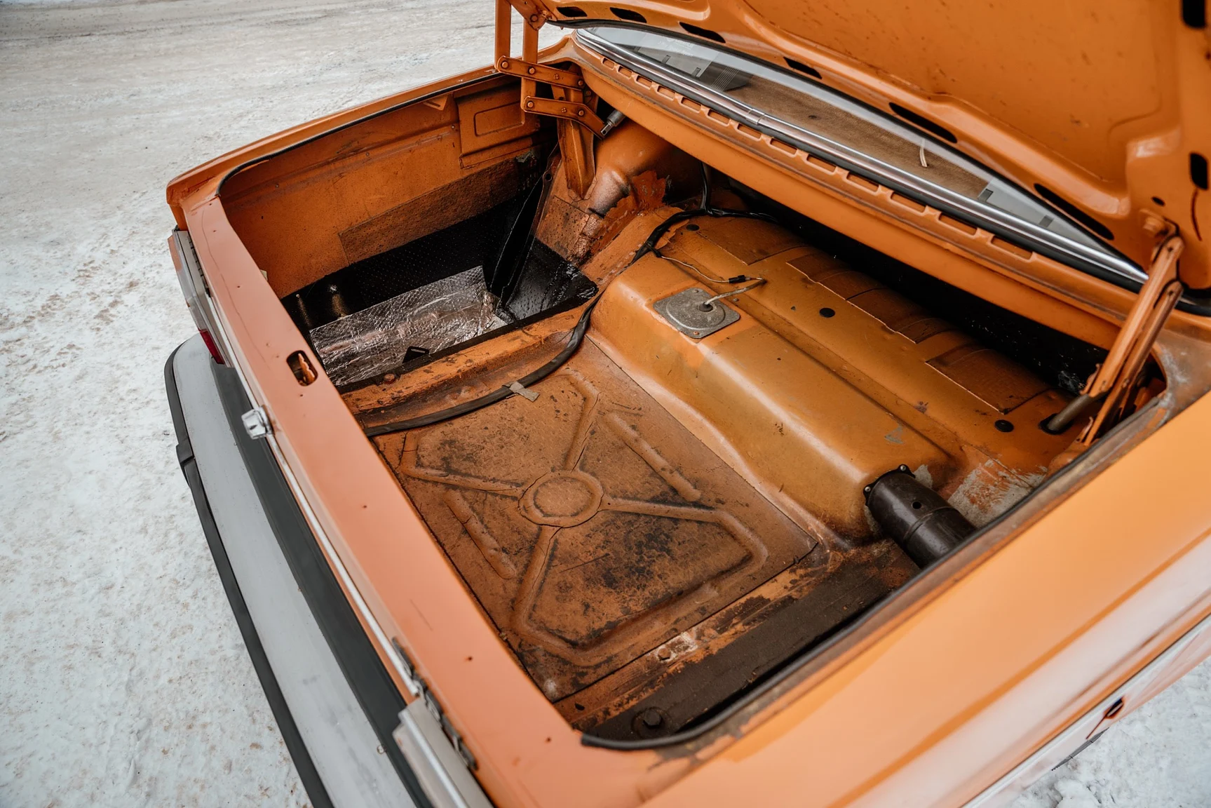 Interiörbild 1975 Volvo 242 2-dörrars coupé (45)