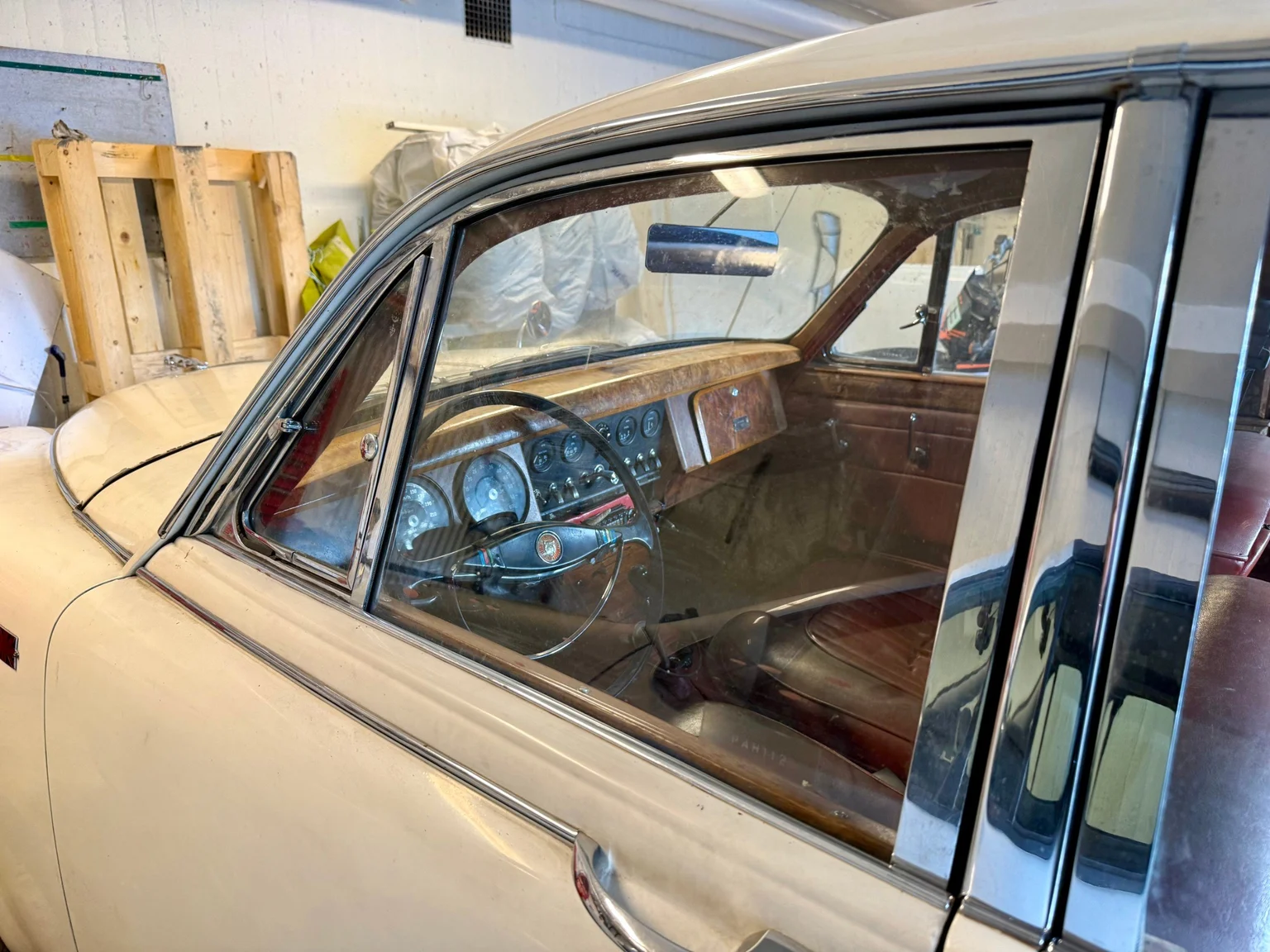 Exteriörbild på 1961 Jaguar Mark 2 (22)