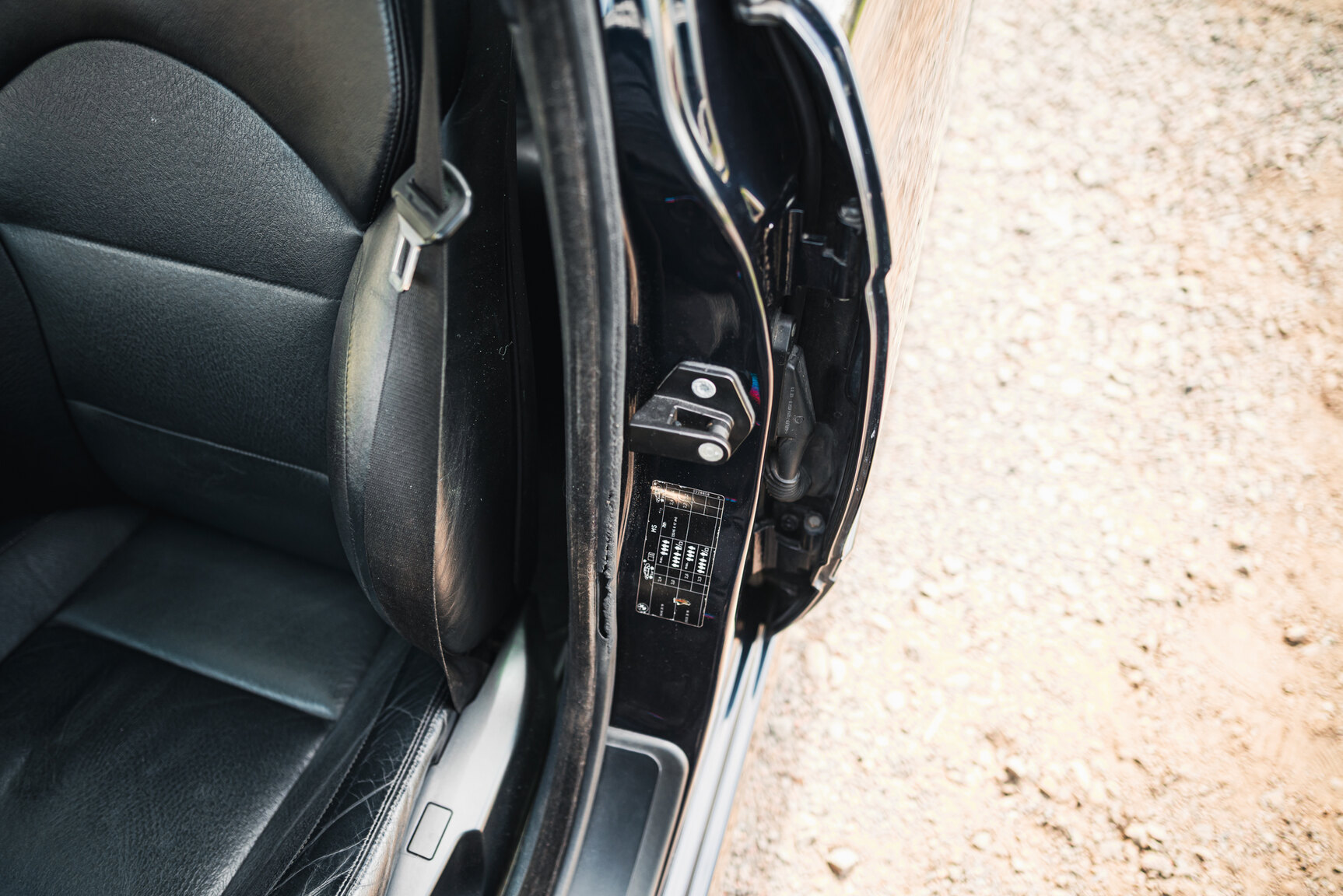 Interior image of 2000 BMW M5 E39