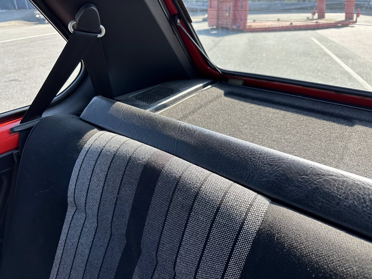 Innenraumfoto von 1984 Volkswagen Golf GTI