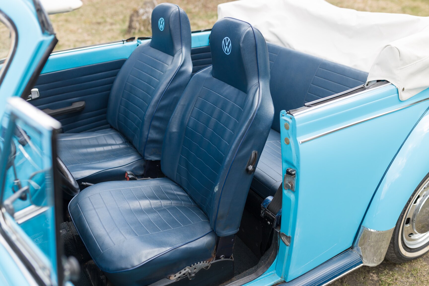 Interior image of 1974 VW 1303 LS CAB (8)