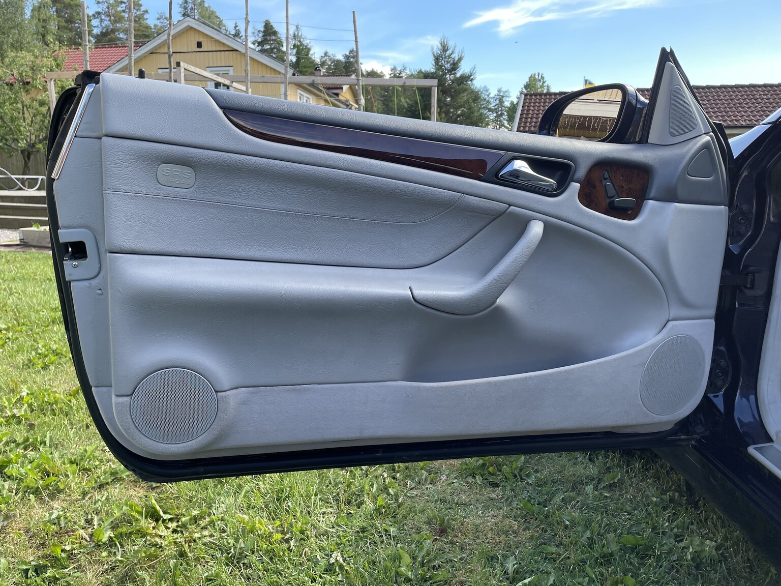 Interior image of 2001 Mercedes-Benz CLK 230 Kompressor