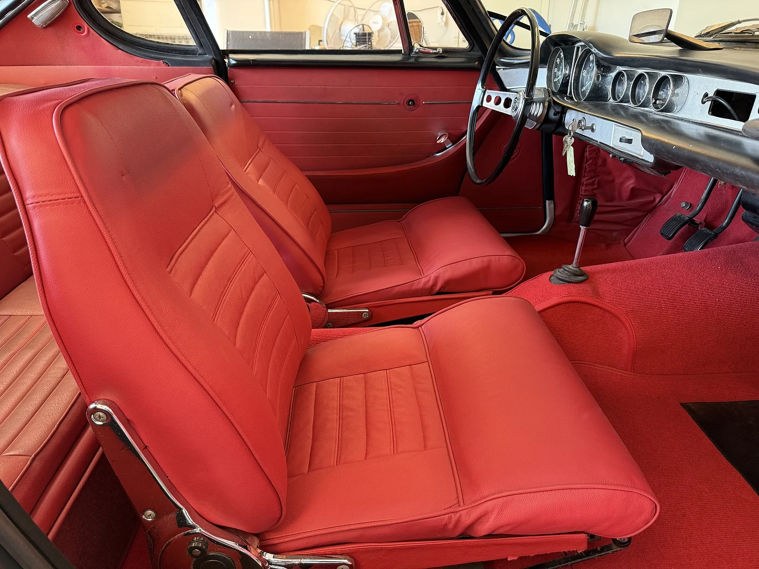 Innenraumfoto von 1966 Volvo P 1800S (53)