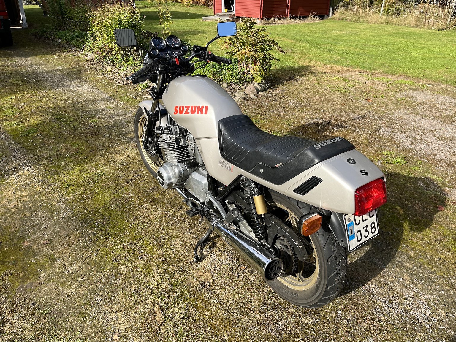 Aussenfoto 1982 Suzuki GSX1100 - NO RESERVE