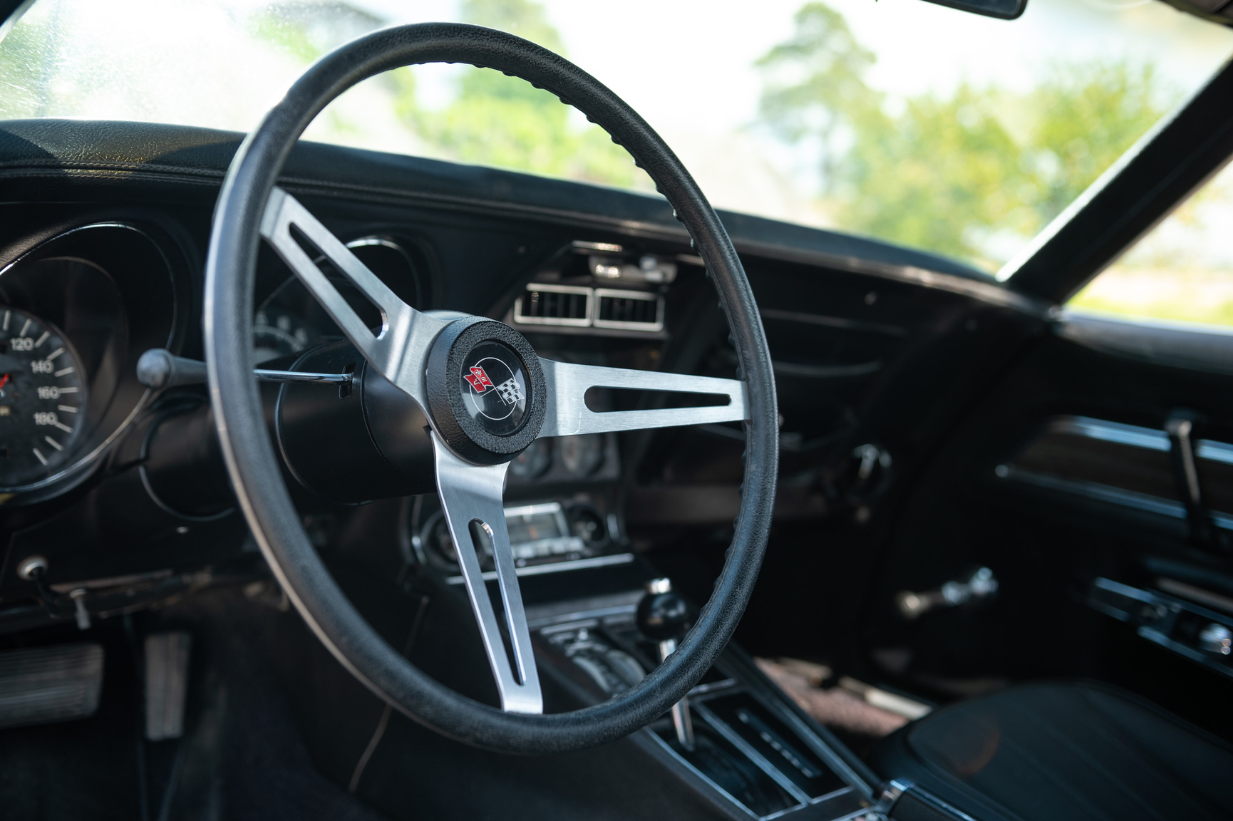 Innenraumfoto von 1973 Corvette C3 Stingray (4)