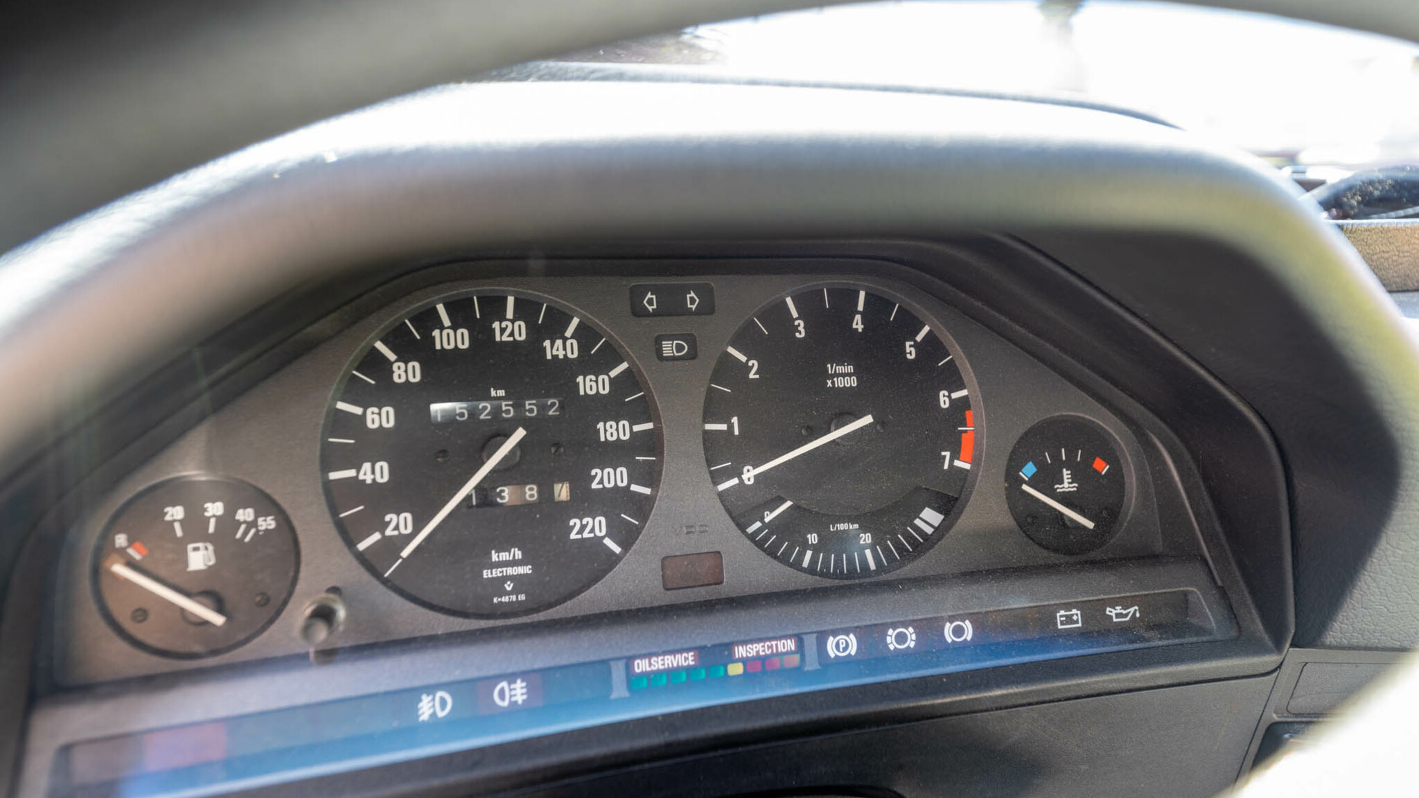 Interiörbild 1984 BMW 320i sedan