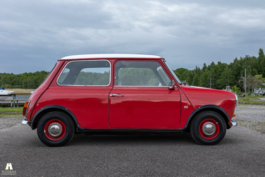 Exterior image of 1970 Austin Mini 1000