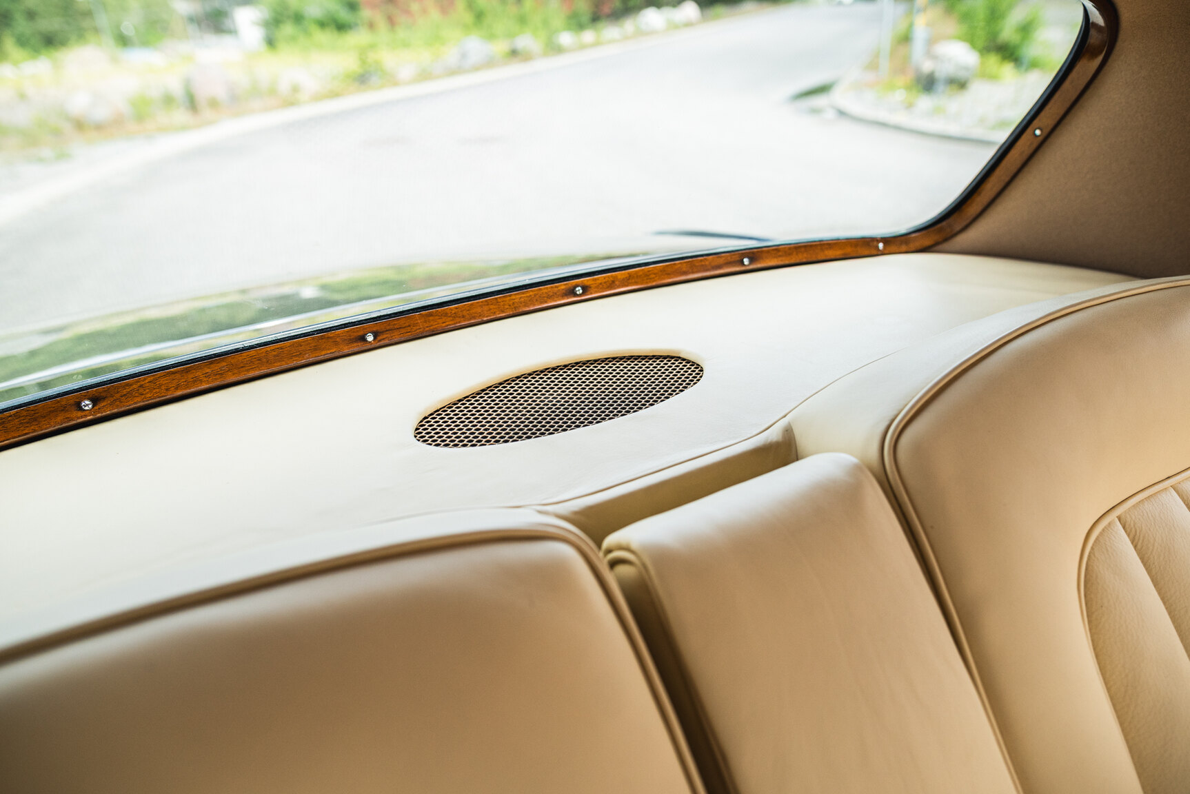 Interior image of 1960 Bentley S2 Continental 