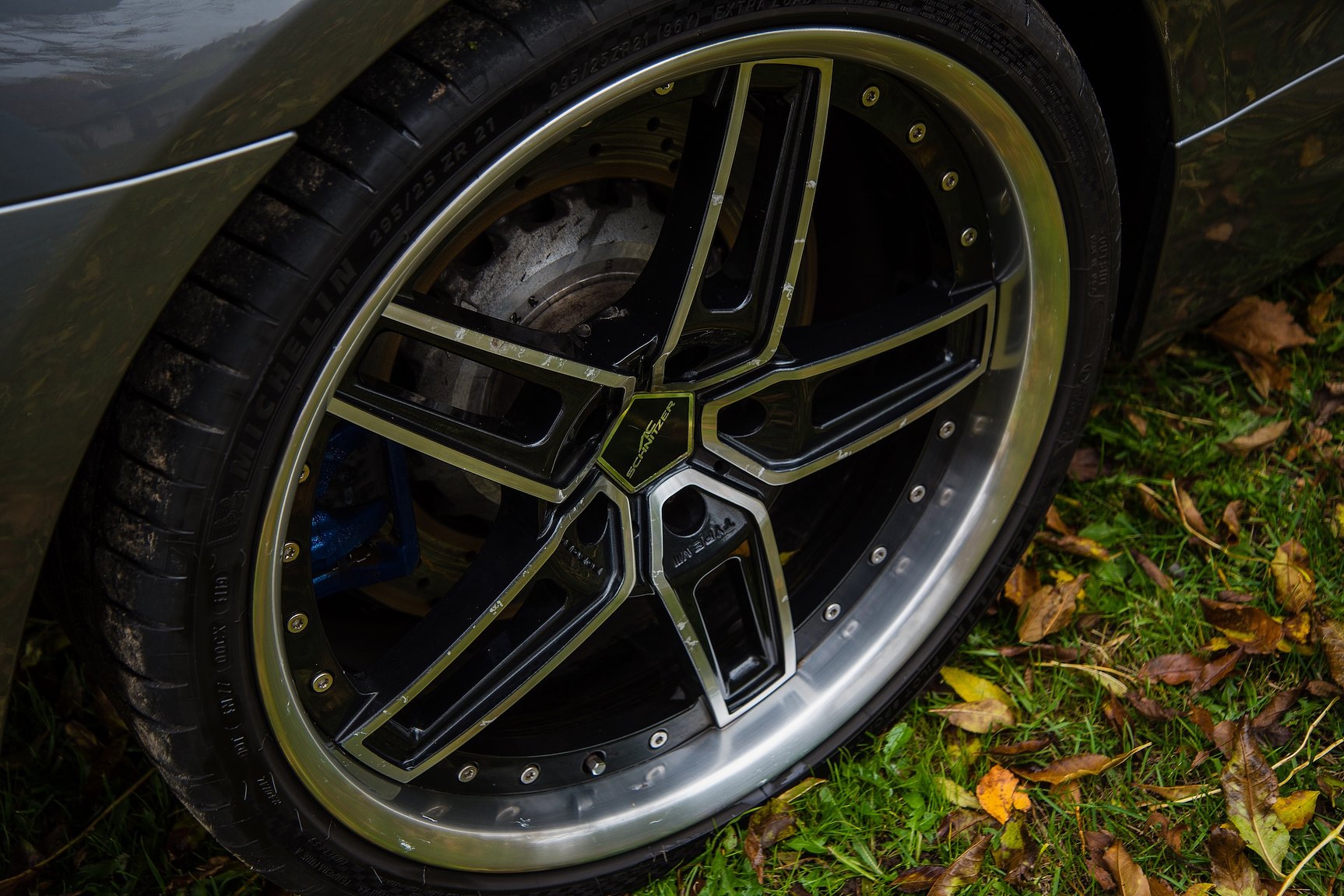 Exterior image of 2014 BMW M6C