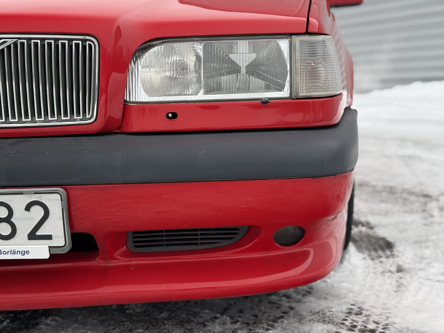 Exterior image of 1996 Volvo 850R (21)