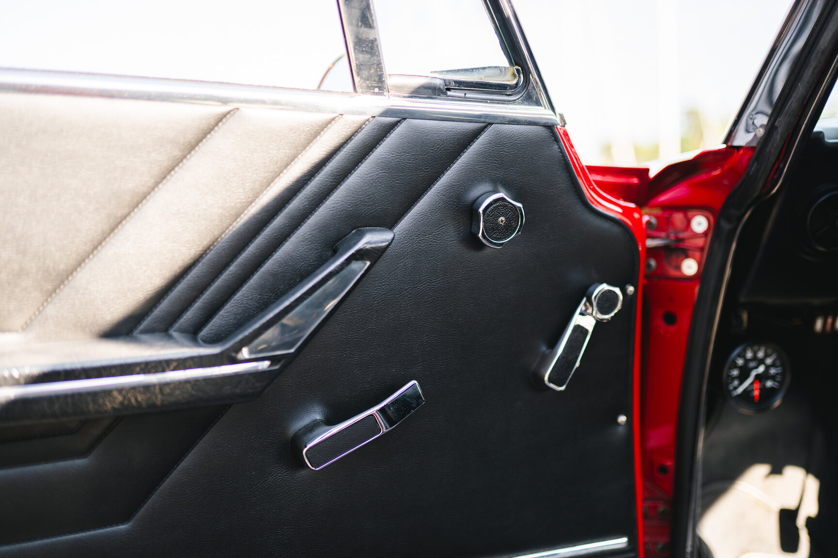 Interior image of 1972 Alfa Romeo 2000 GTV