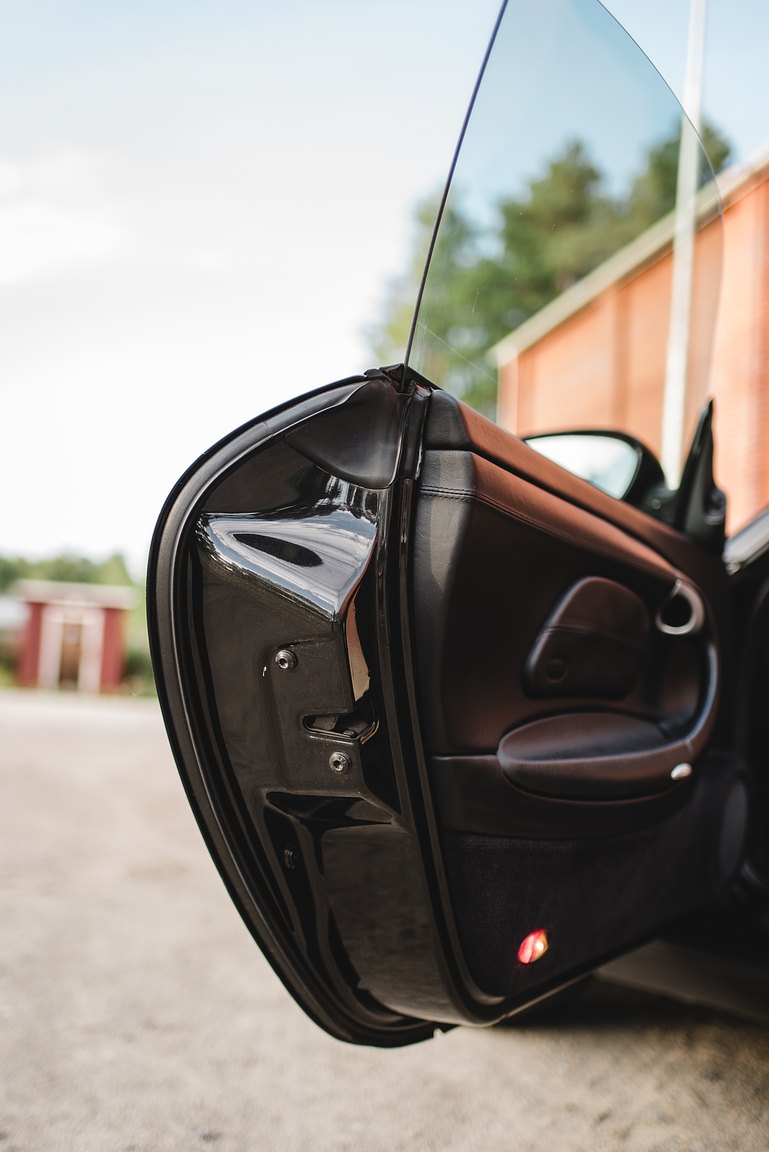 Interior image of 1998 Porsche 996 Carrera 