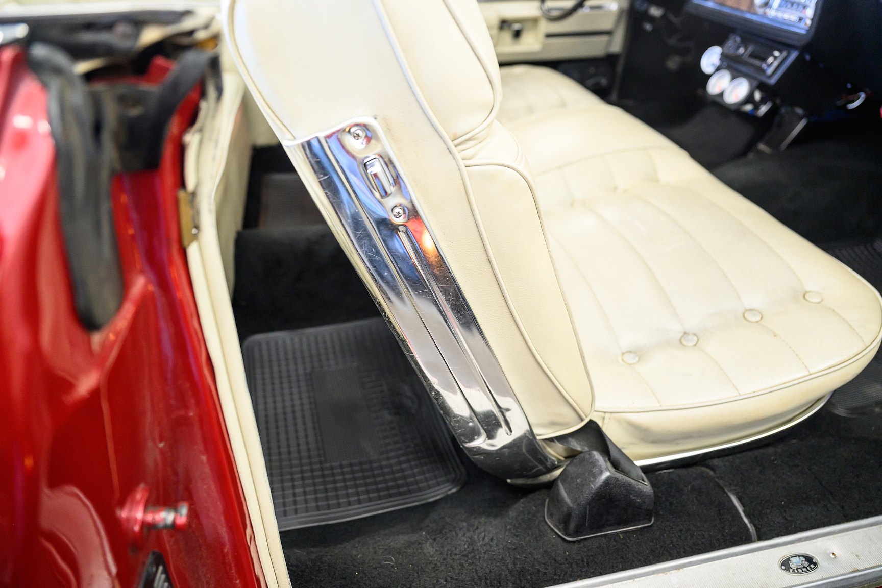 Innenraumfoto von 1970 Oldsmobile Ninety-Eight Convertible 7.5 V8