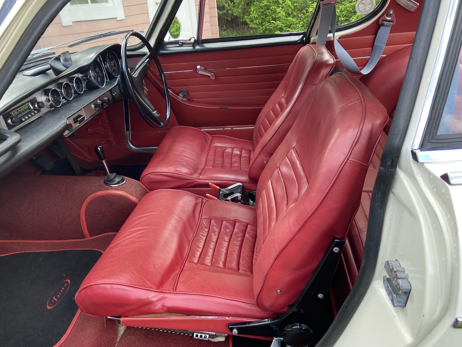 Interior image of 1968 Volvo P1800 S