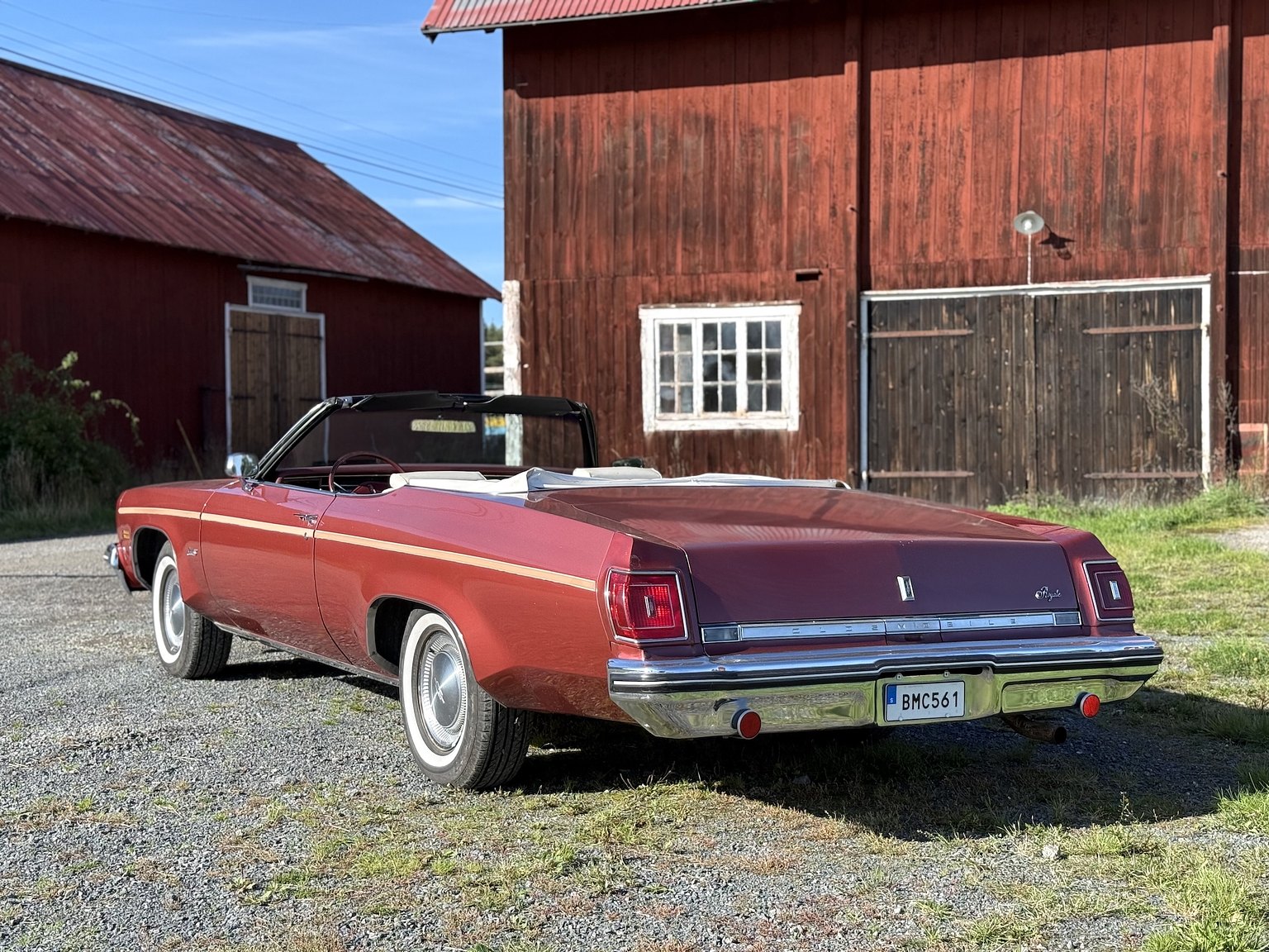 Exteriörbild på 1975 Oldsmobile Delta 88