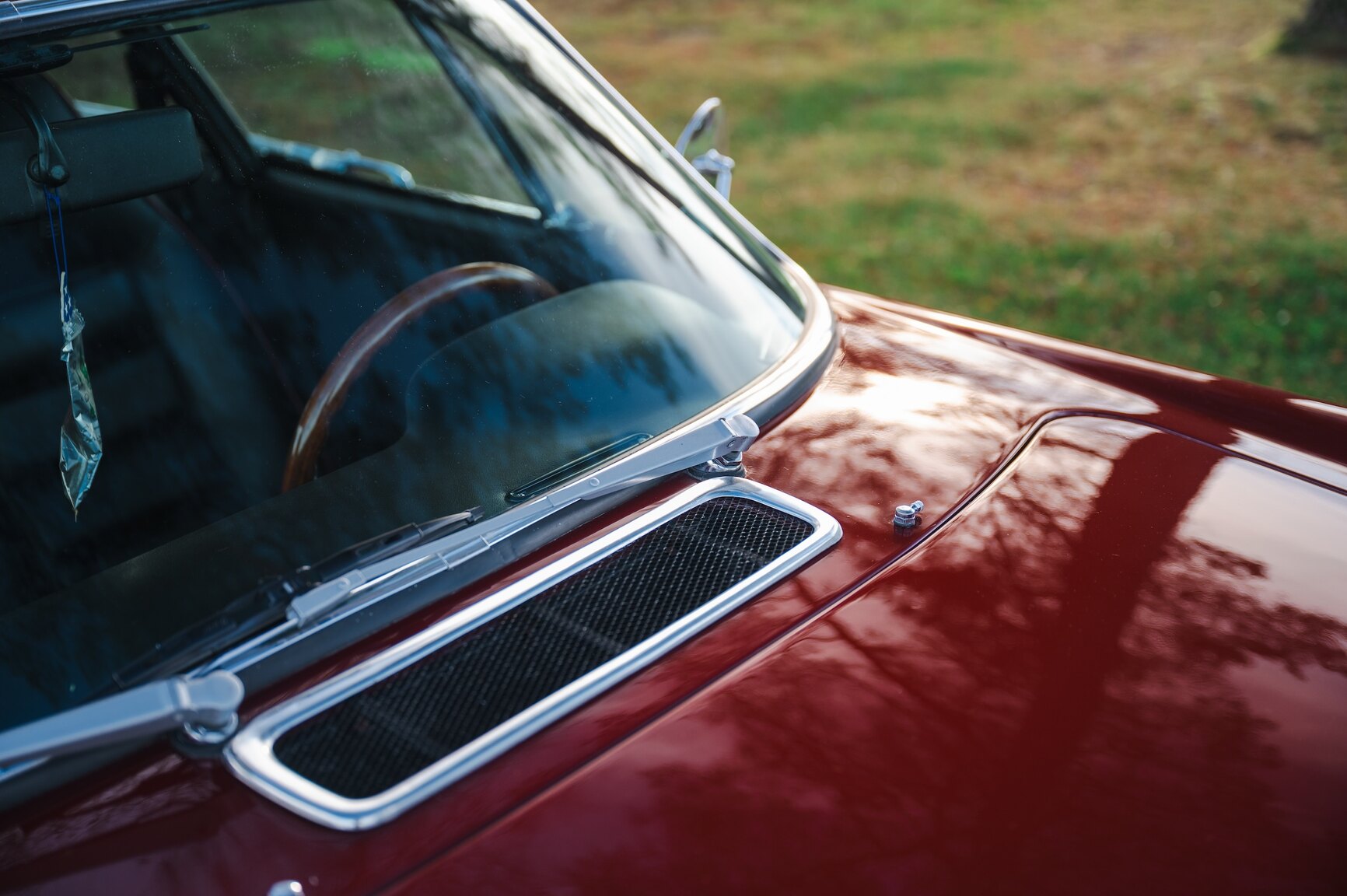 Exterior image of 1972 Volvo 1800 ES