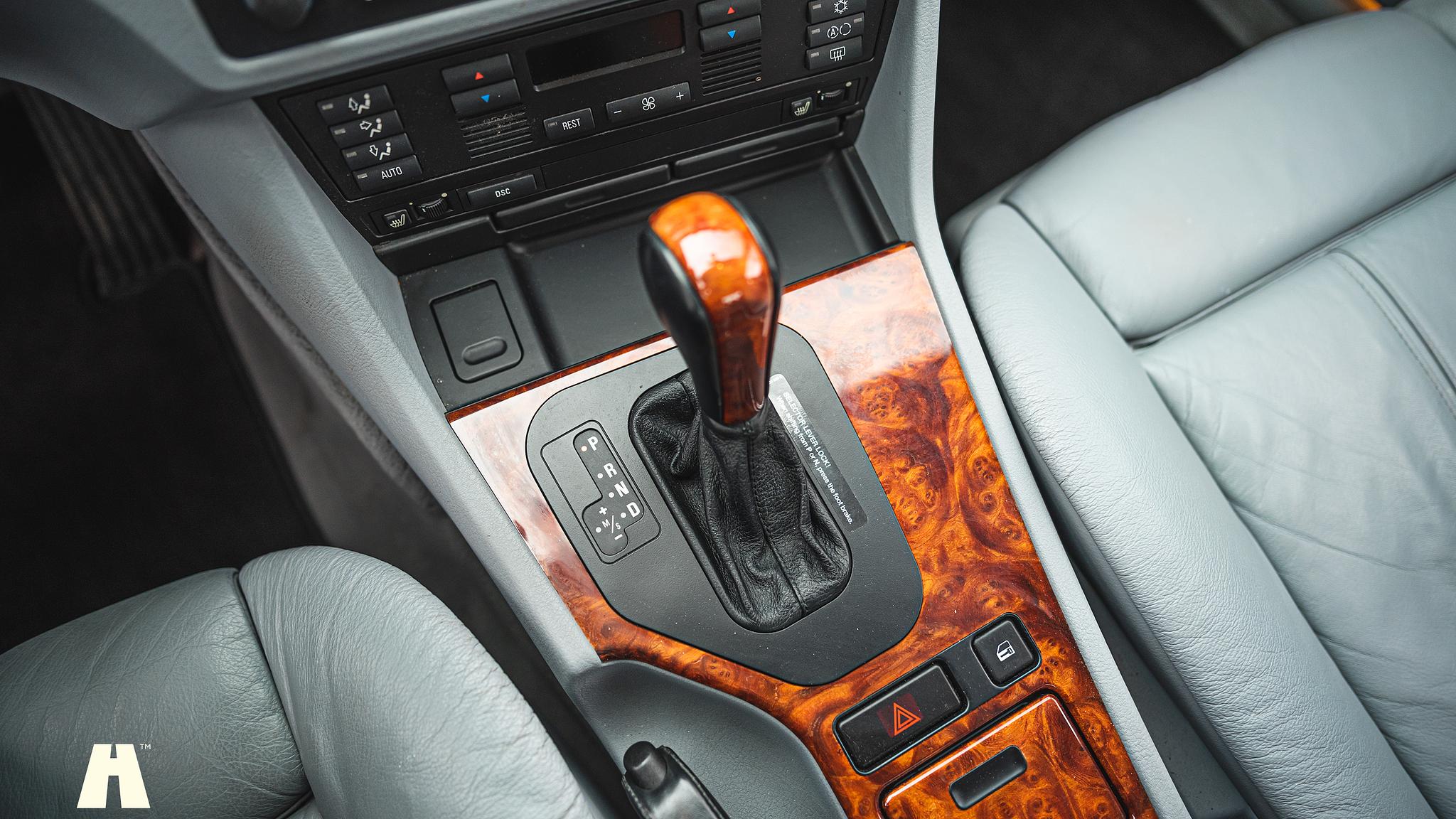 Innenraumfoto von 1998 Alpina B10 V8