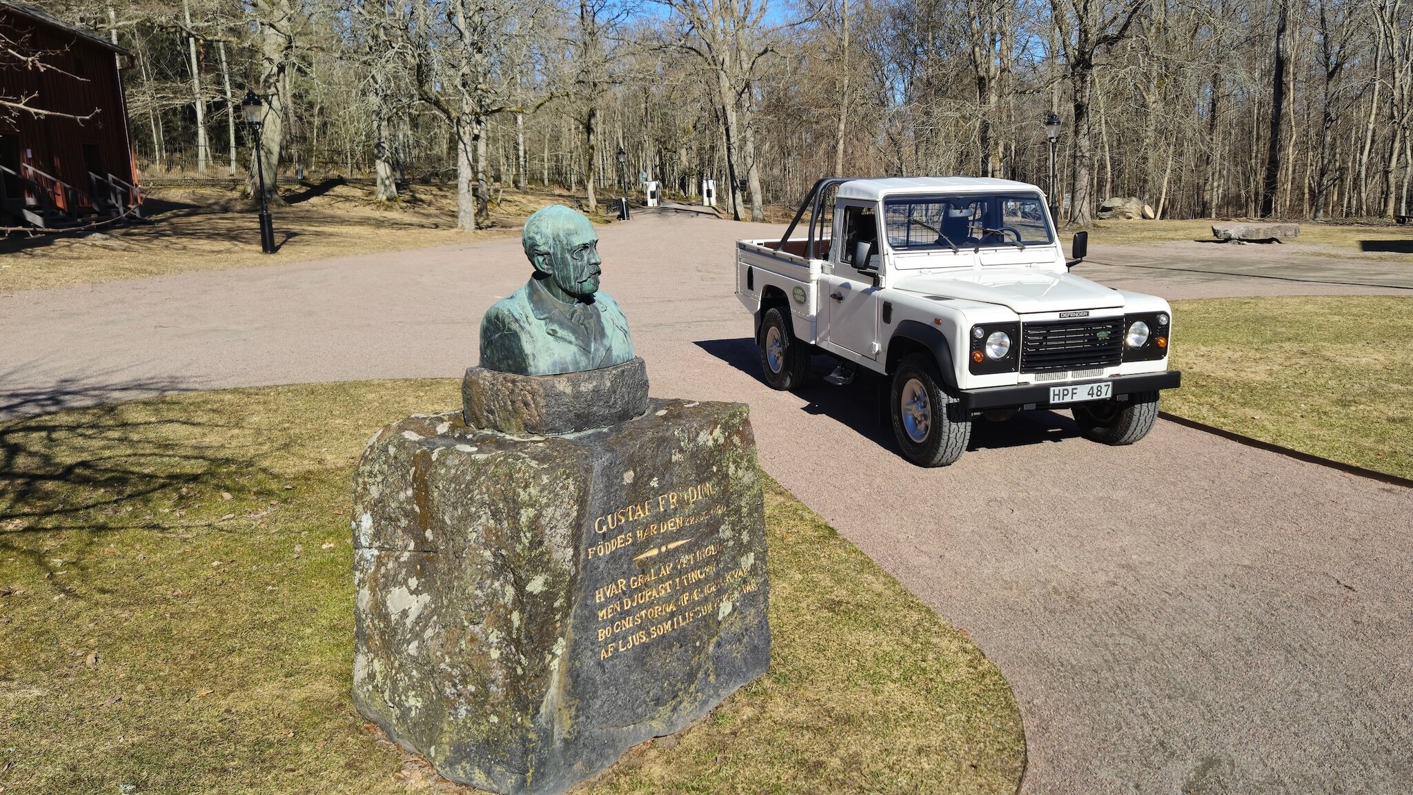 Exterior image of 1999 Land Rover Defender Single Cab Pickup