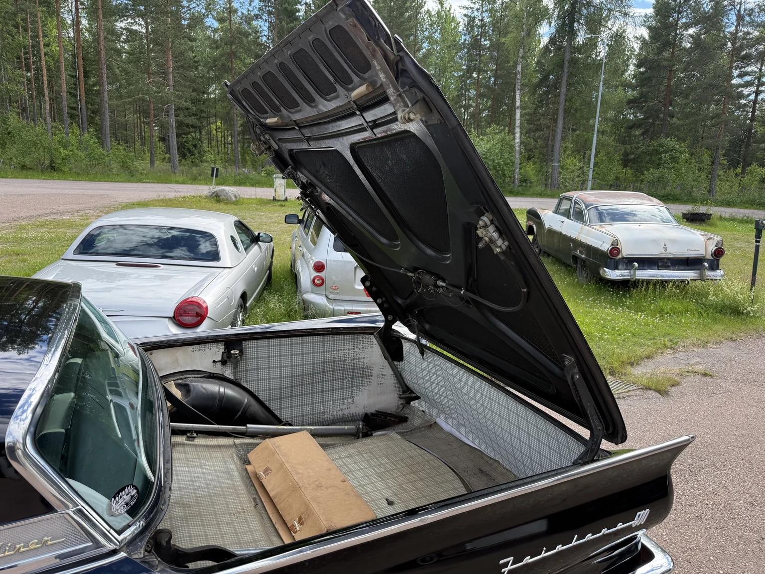Aussenfoto 1957 Ford Fairlane 500 Hardtop Cabriolet (80)