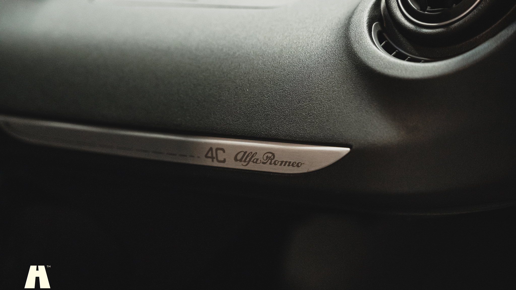 Interior image of 2016 Alfa Romeo 4C (32)