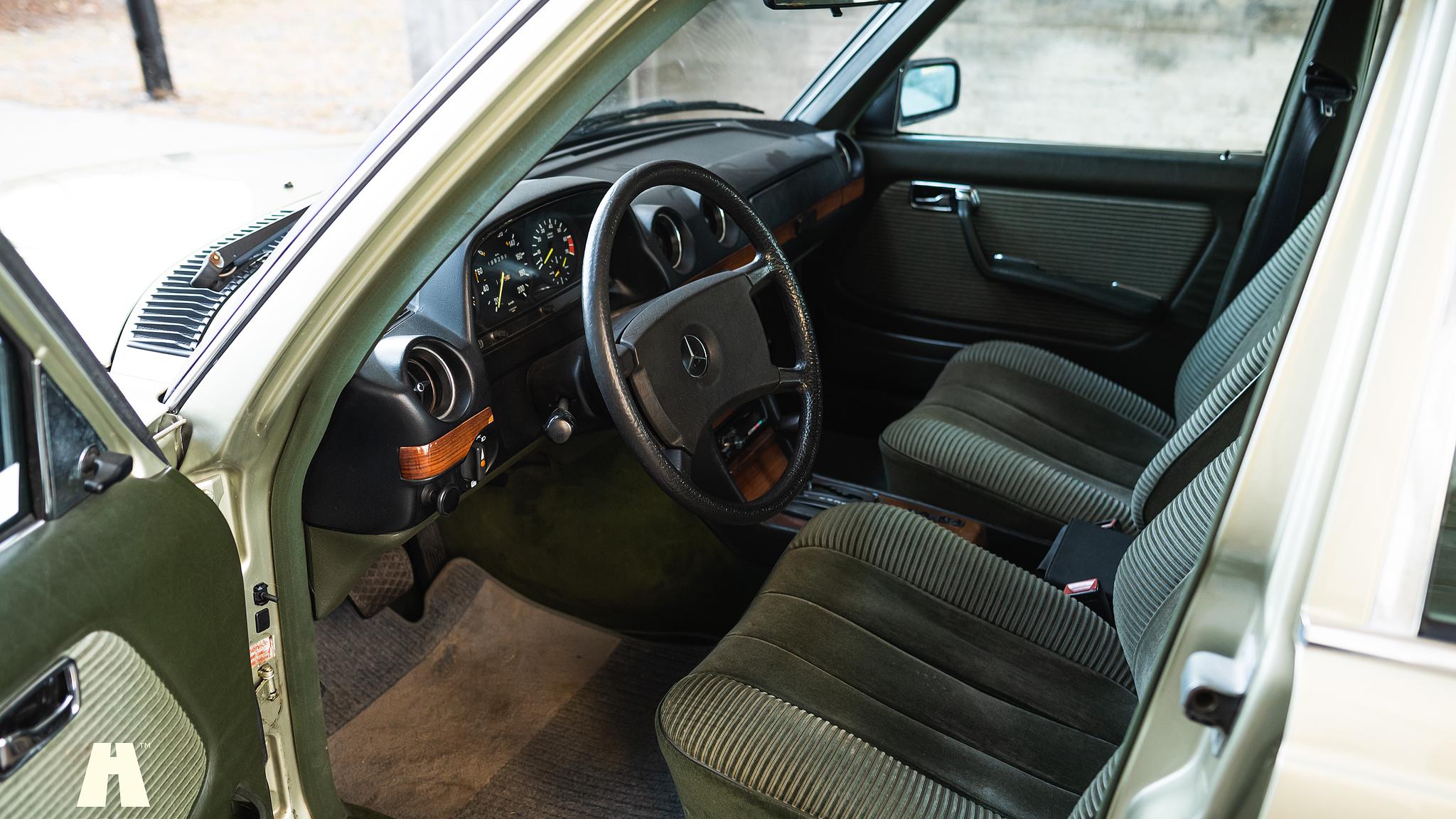 Interiörbild 1985 Mercedes-Benz 200 Series 3  (1)