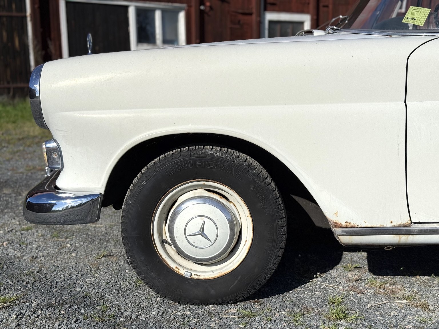 Exteriörbild på 1967 Mercedes-Benz 200