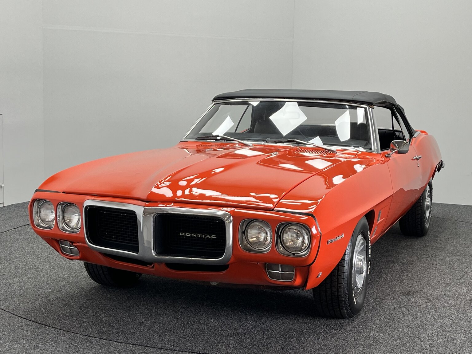 Exteriörbild på 1969 Pontiac Firebird