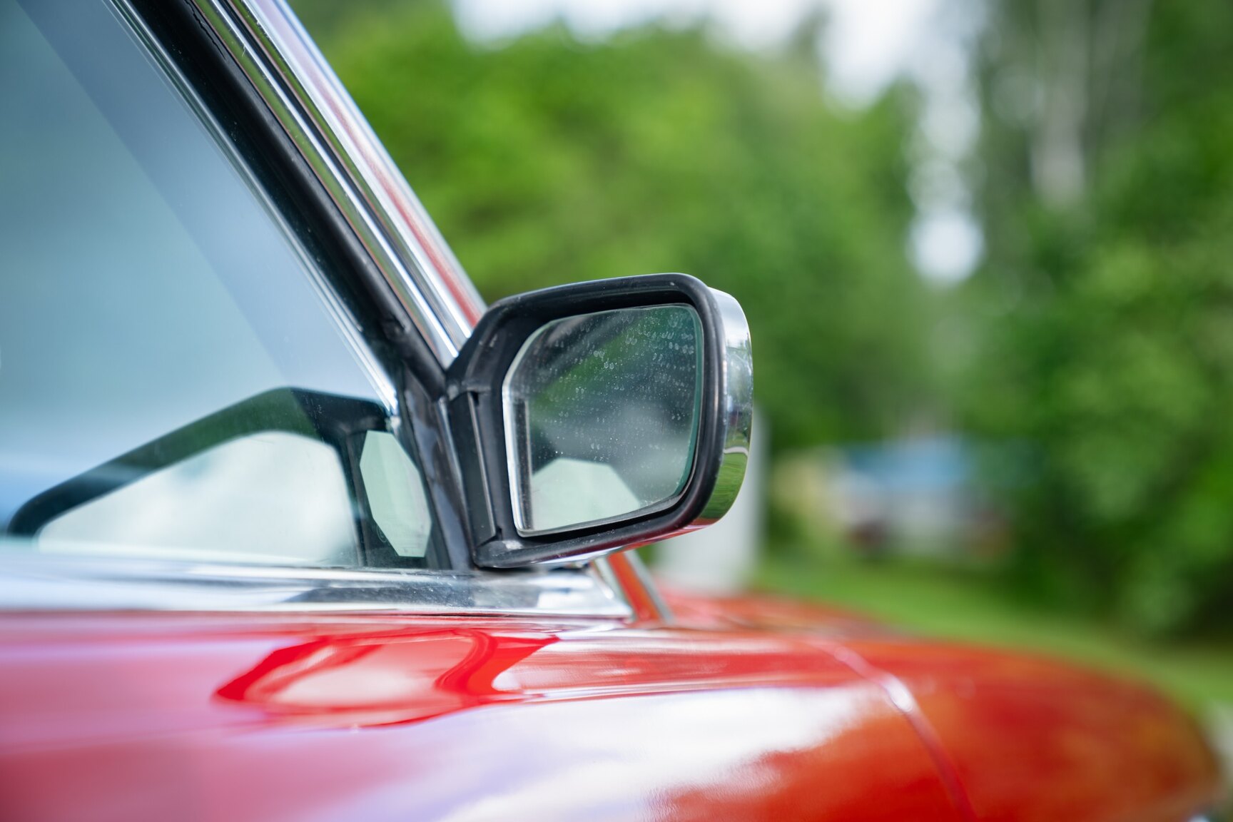 Exterior image of 1975 Mercedes-Benz 350 SLC