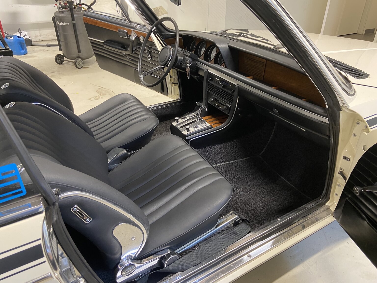 Interiörbild 1971 BMW 2800 CS