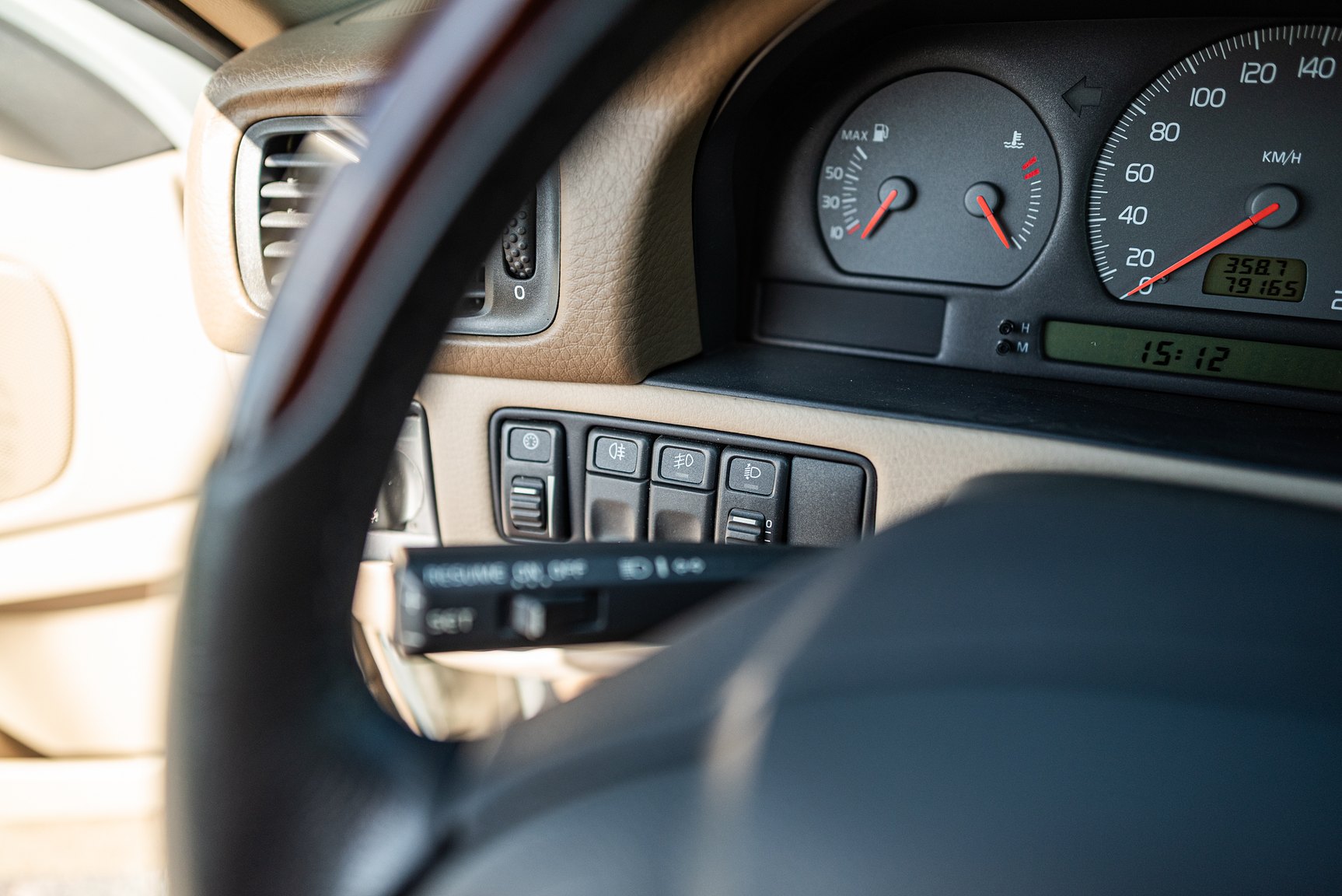 Interior image of 2000 Volvo V70 XC 2.4 T AWD 