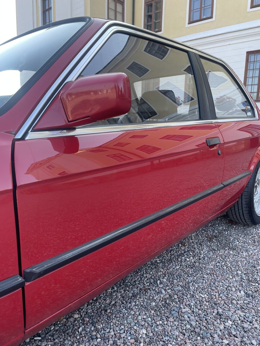 Exteriörbild på 1987 BMW 320i
