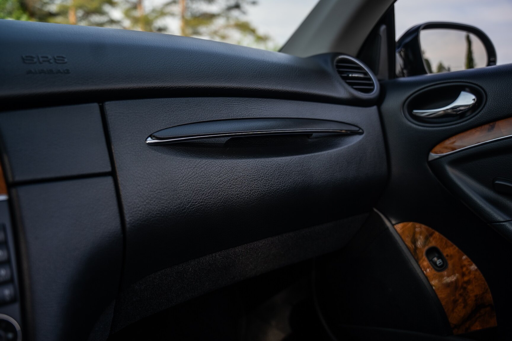 Interior image of 2009 Mercedes-Benz CLK 550