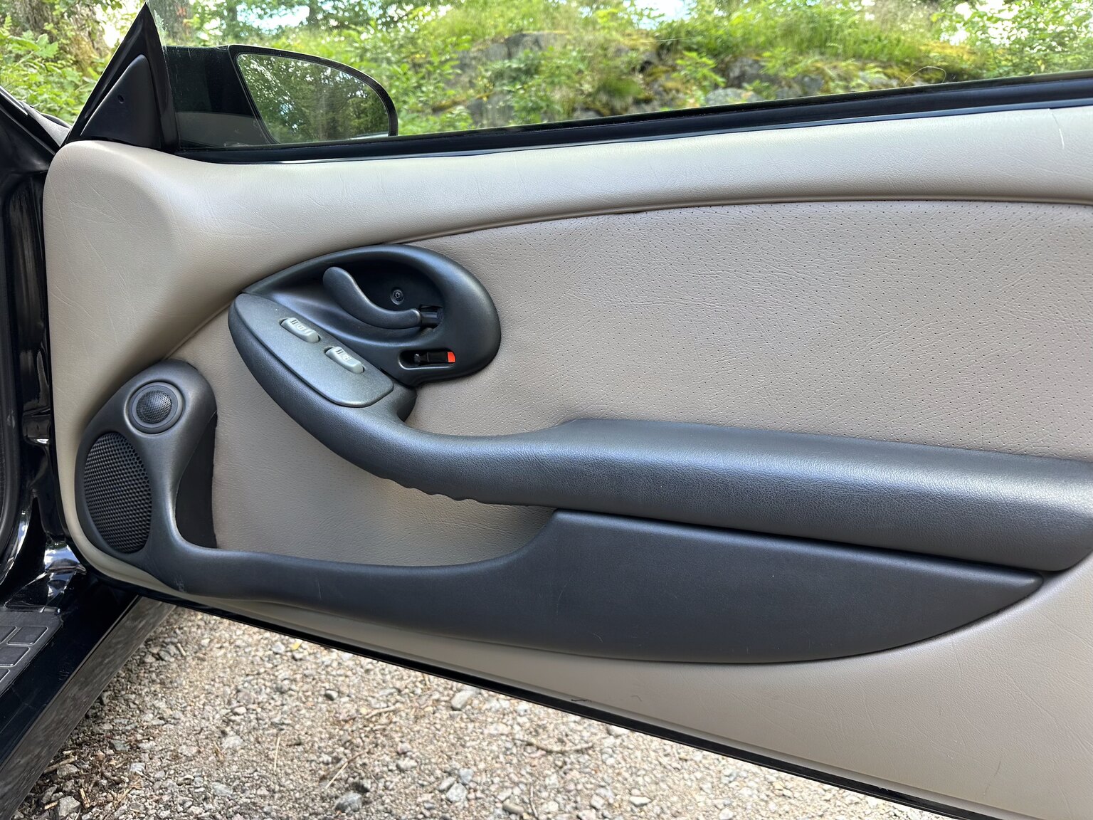 Interiörbild 2000 Pontiac TransAm Firebird (35)