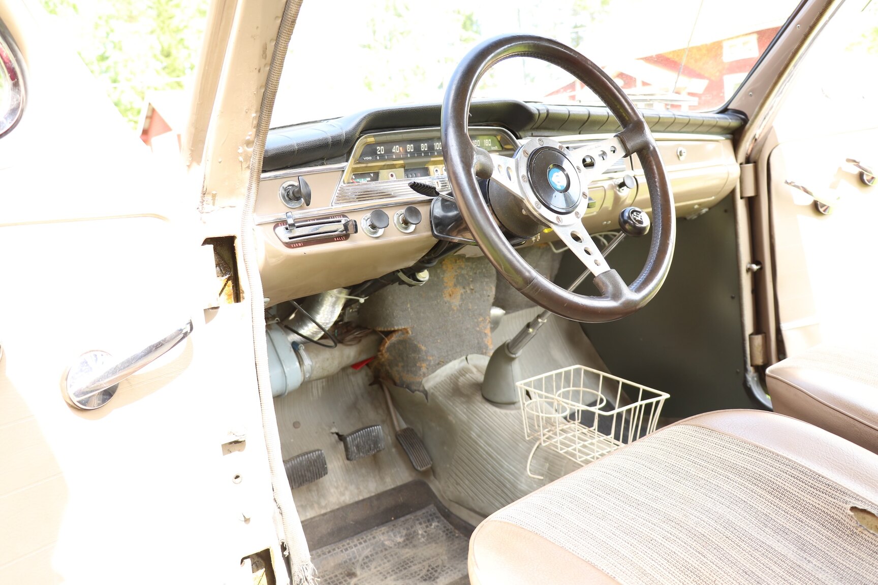 Interior image of 1961 Volvo PV 544C (2)