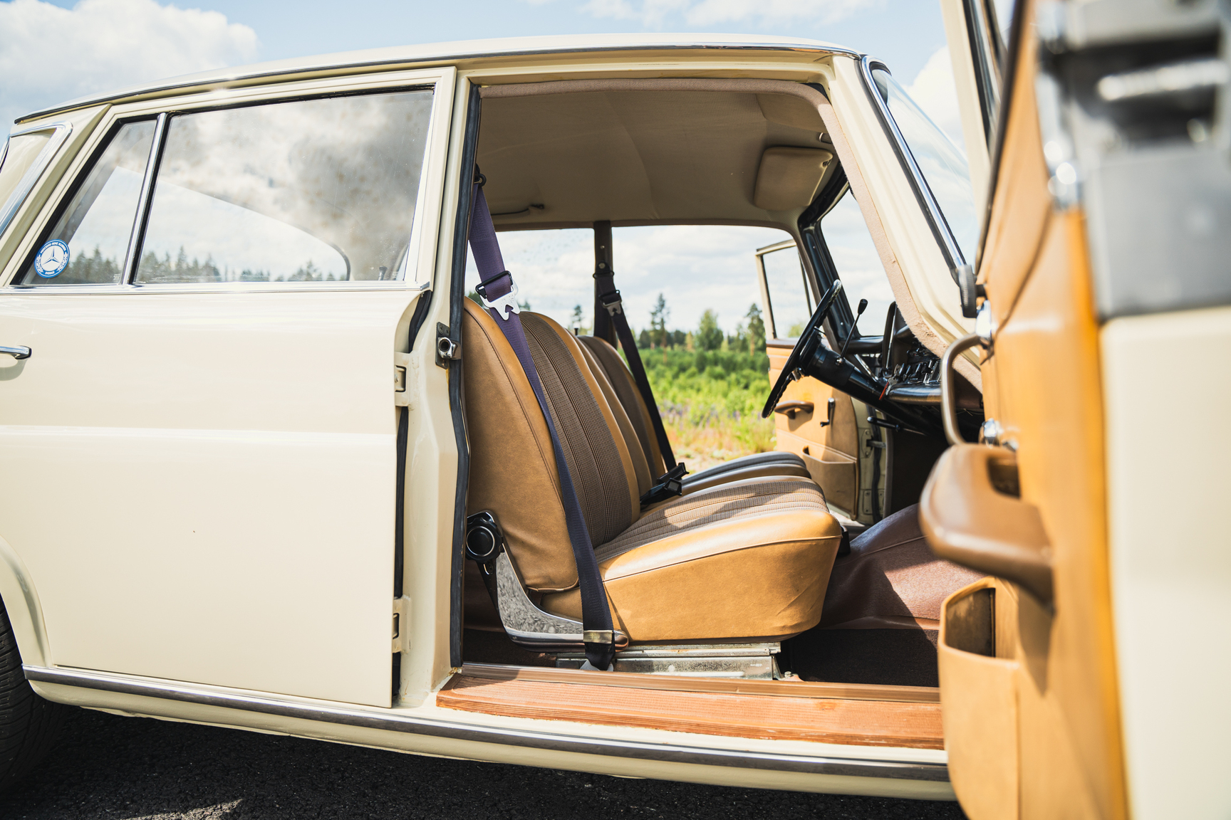 Innenraumfoto von 1966 Mercedes-Benz 200 D "Heckflosse"