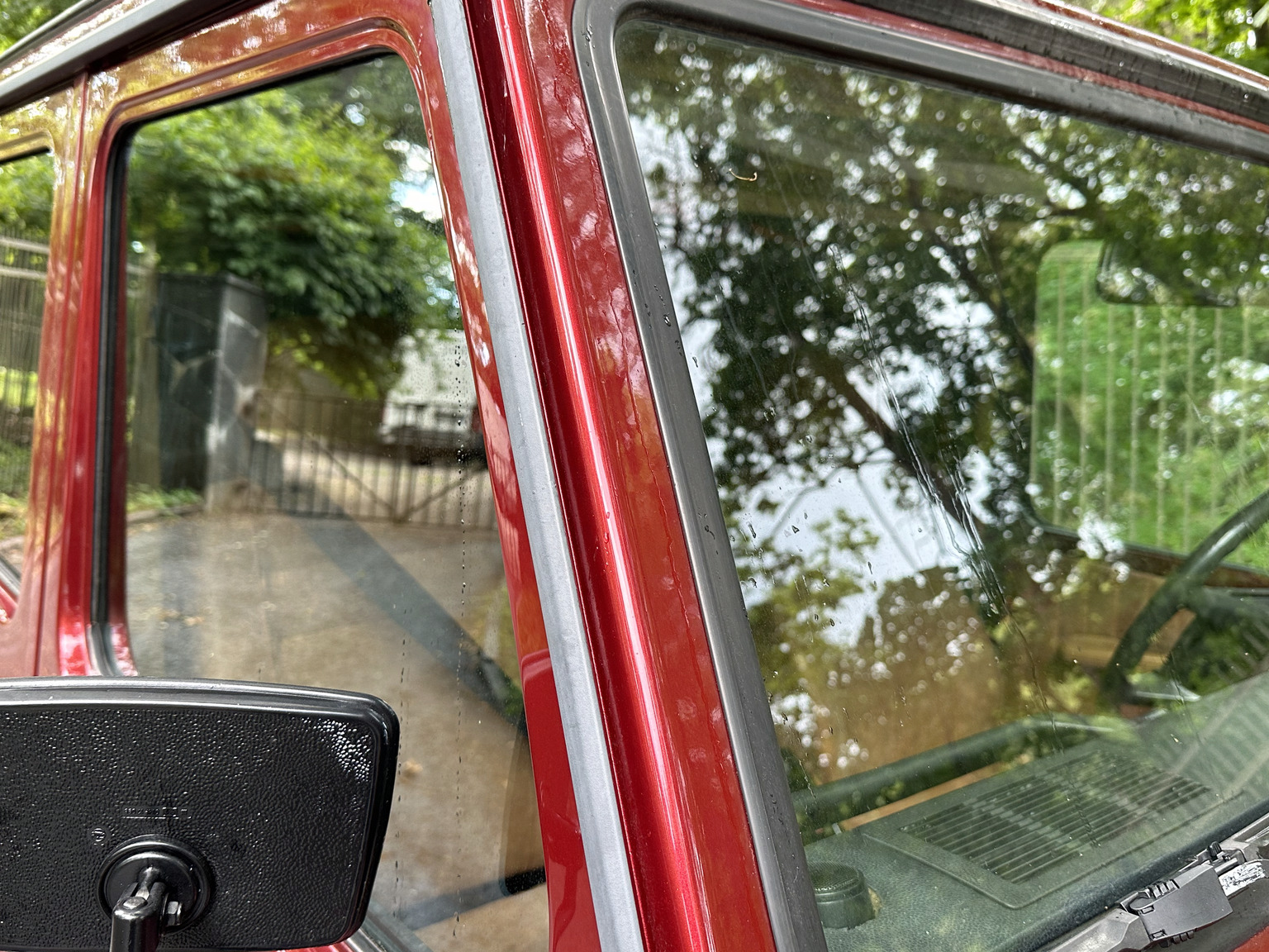 Exterior image of 1986 Mercedes 280 GE (32)